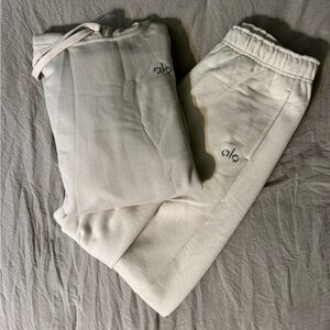 Alo Accolade Bone Sweat Set